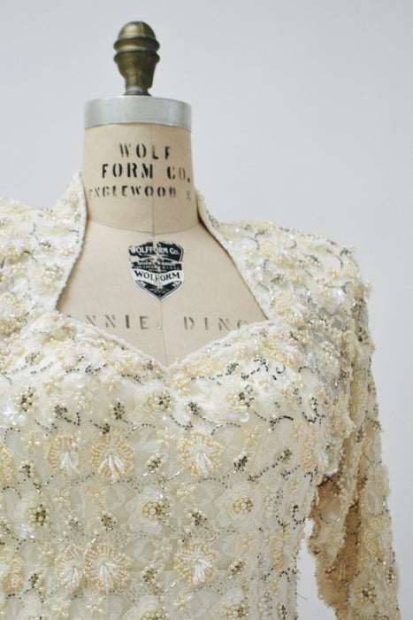 70s 80s Vintage Wedding Dress Cream Lace Long Sleeve Beads Pearls Sequins XS Small// 80s Cream Vintage Lace Wedding Dress Flower Sequins