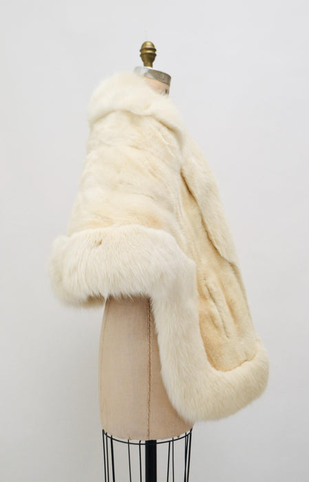 Vintage Cream Fur Cape// Wedding Fur Cape Vintage Fur Stole Fox Fur// Vintage Fur Cape Cream White Fox Fur Stole Cape Winter Wedding Jacket