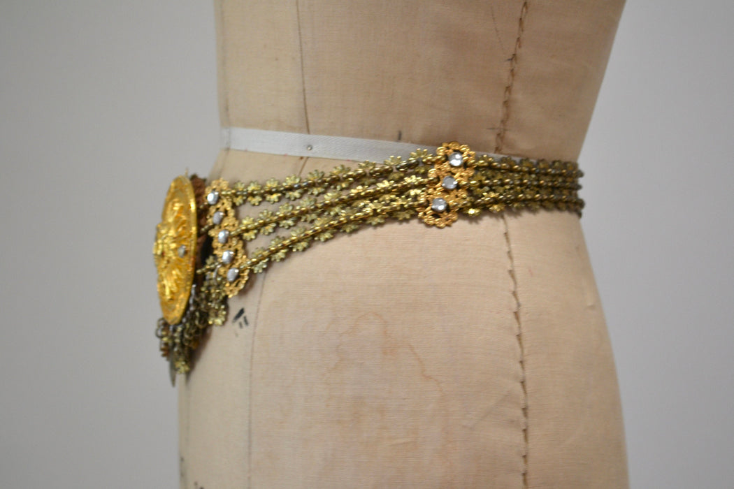 80s 90s Vintage Gold Chain Flower Sun Belt Gold Metallic Chain Heart Love SUN Zeus Charm Belt size SMALL Medium Glam Wedding Belt Criscione
