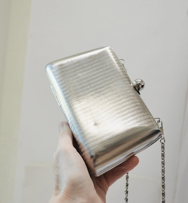 80s Vintage Metallic Silver Metal Clutch Vintage Silver Wedding Bag// 90s Silver Metal Evening Bag Silver Hard Case Vintage Wedding Purse