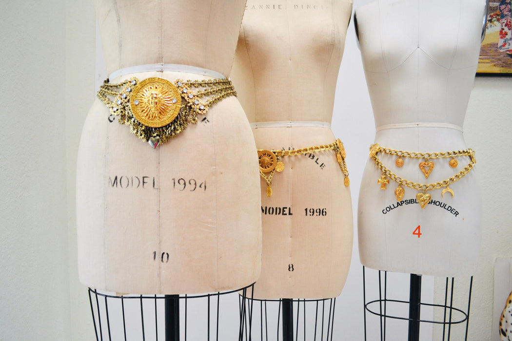 80s 90s Vintage Gold Chain Flower Sun Belt Gold Metallic Chain Heart Love SUN Zeus Charm Belt size SMALL Medium Glam Wedding Belt Criscione