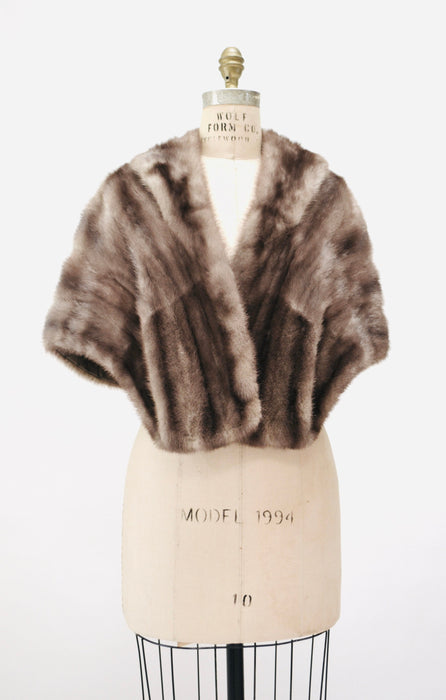 Vintage Mink Stole Grey Silver Vintage Fur Stole Cape// Vintage Fur Cape in Silver Grey Mink Winter Wedding Grey Silver Fur Wrap Caplet