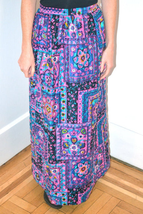 70s Vintage Boho Printed Skirt Quilted Long Maxi Skirt with Psychedelic Print// 70s Boho Festival Quilted Skirt Folklore Print PInk Blue