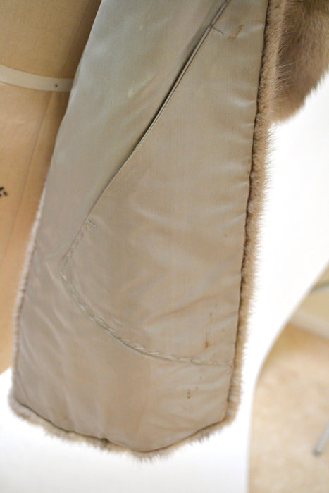 Vintage Mink Stole Honey Silver Vintage Fur Stole Cape// Vintage Fur Cape in Silver Blonde Cream Winter Wedding