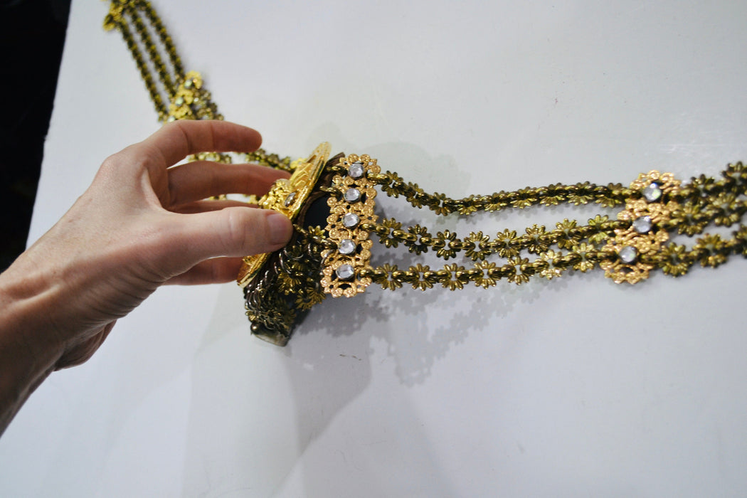 80s 90s Vintage Gold Chain Flower Sun Belt Gold Metallic Chain Heart Love SUN Zeus Charm Belt size SMALL Medium Glam Wedding Belt Criscione