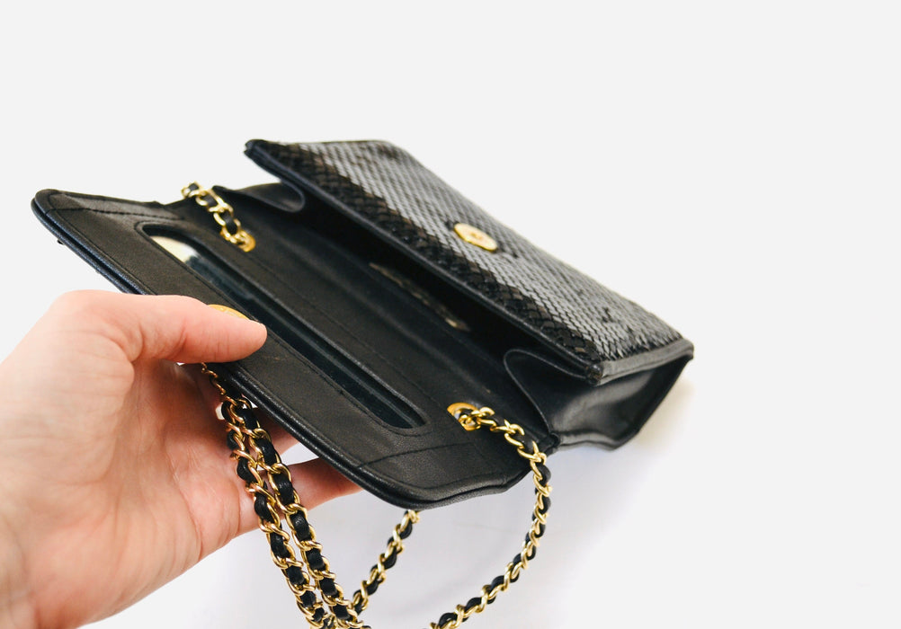 80s Vintage Black Evening Bag Purse Black Metallic Metal Whiting and Davis // Vintage Black Mesh Gold Chain Metallic Purse Small Evening Bag