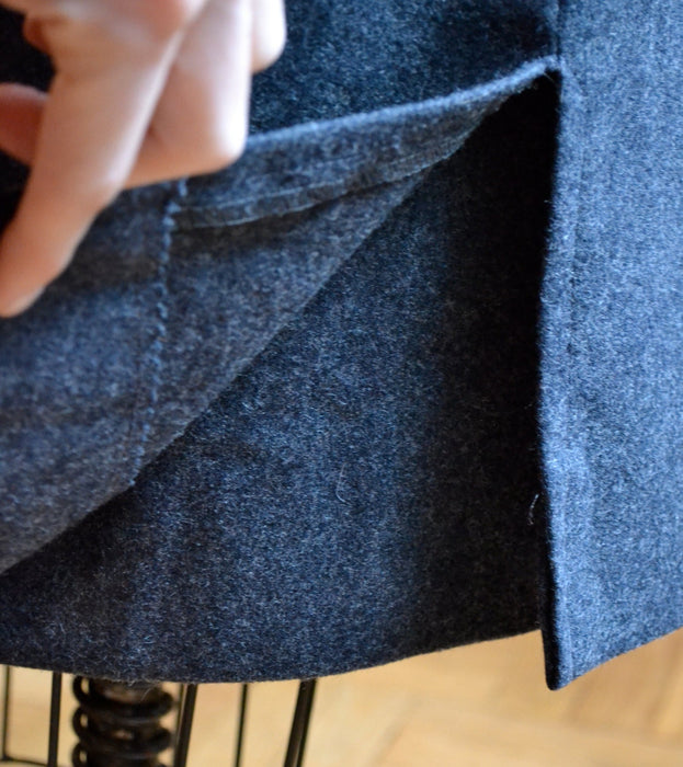 Vintage Wool Skirt Gray Grey Size Medium By Guy Laroche Made in France // Vintage Charcoal Grey Wool Skirt SIze Medium Large