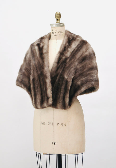 Vintage Mink Stole Grey Silver Vintage Fur Stole Cape// Vintage Fur Cape in Silver Grey Mink Winter Wedding Grey Silver Fur Wrap Caplet