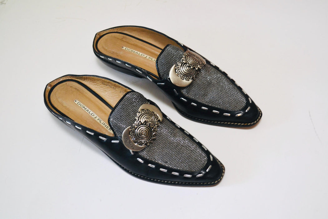 00s Y2K Vintage Black Silver Slides Mules Shoes 6 1/2 Vintage Black Silver Shoes Mules by Donald Pliners Moon Sun BLack Flats Mules 6 1/2