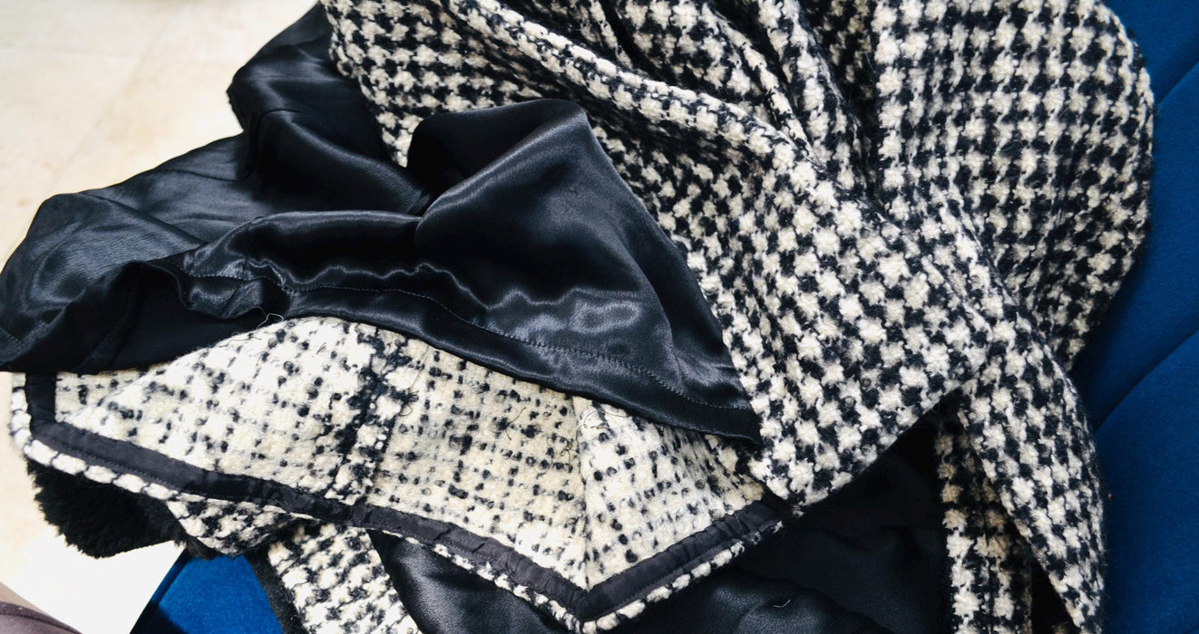 Incredible Vintage Wool Jacket Cape Black White Plaid Wool Cape Poncho Jacket Coat // Vintage Black Plaid Cape Wool Jacket Cape Faux Fur