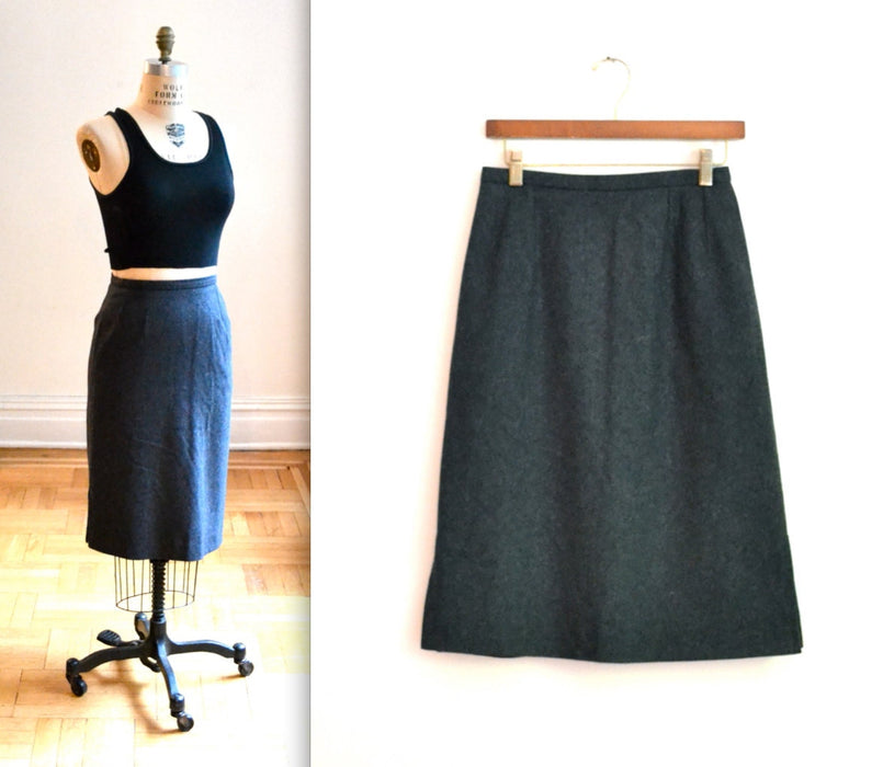 Vintage Wool Skirt Gray Grey Size Medium By Guy Laroche Made in France // Vintage Charcoal Grey Wool Skirt SIze Medium Large