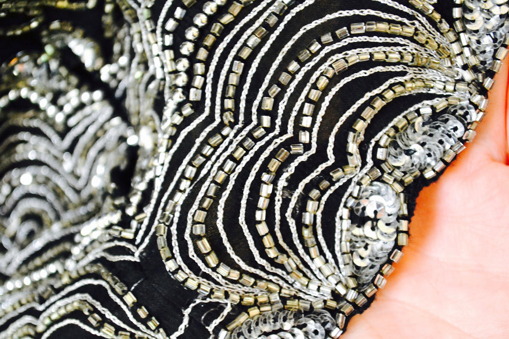 90s 00s Vintage Black Metallic Silver Beaded Sequin Top Shirt Medium Daisies Flowers// Vintage Sequin Beaded Top Medium Flapper Inspired
