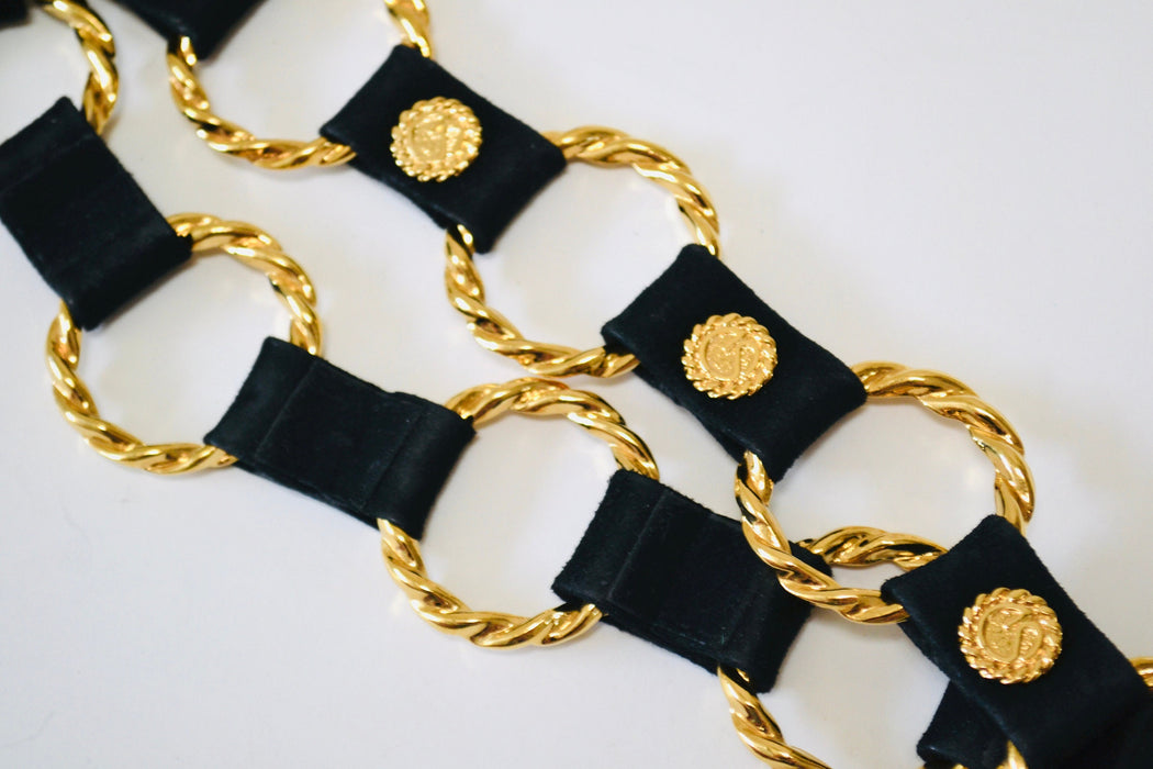 90s Vintage Gold Chain Ring Belt St John Gold Wedding Gold Black Leather Ring Adjustable Belt for Wedding Party Small Medium Gold Chain Belt