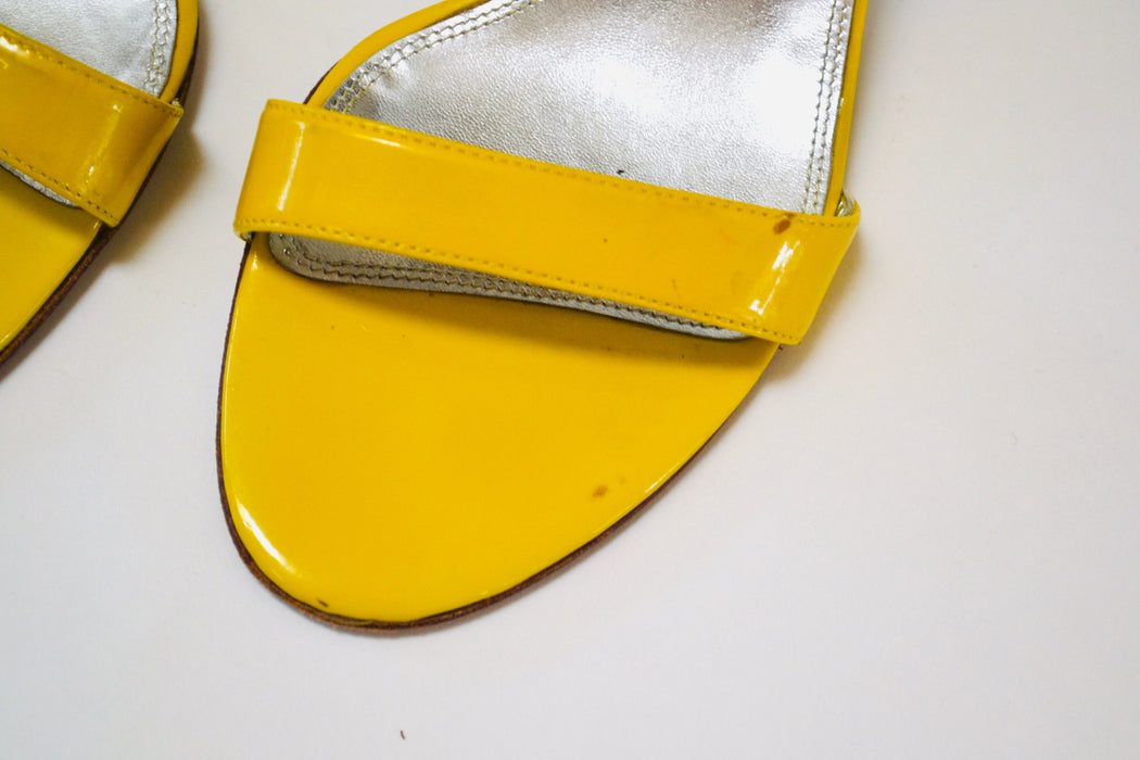 Vintage 90s 2000s y2kDolce and Gabbana High Heels Size 7 37 Yellow Slides Mules Patent leather Yellow Made in Italy 7 37 Sex in the city
