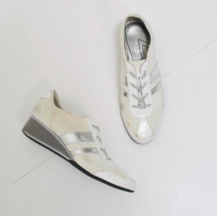 90s White High Heel Wedge Sneakers 9 1/2 By DKNY White// 90s White High Heel Sneakers Raina Trainers Tennis Shoes 9 1/2 Donna Karen New York