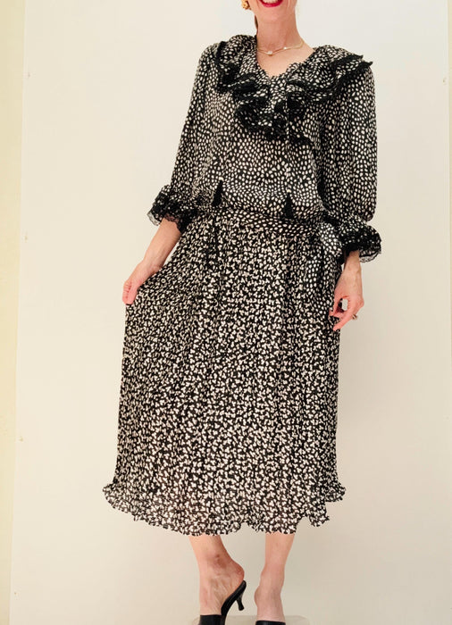 80s 90s Vintage Black and White Peasant Top Skirt Set Medium Ruffle Top  Pleated Skirt 80s Dress Set with Polka dot Black white Summer dress