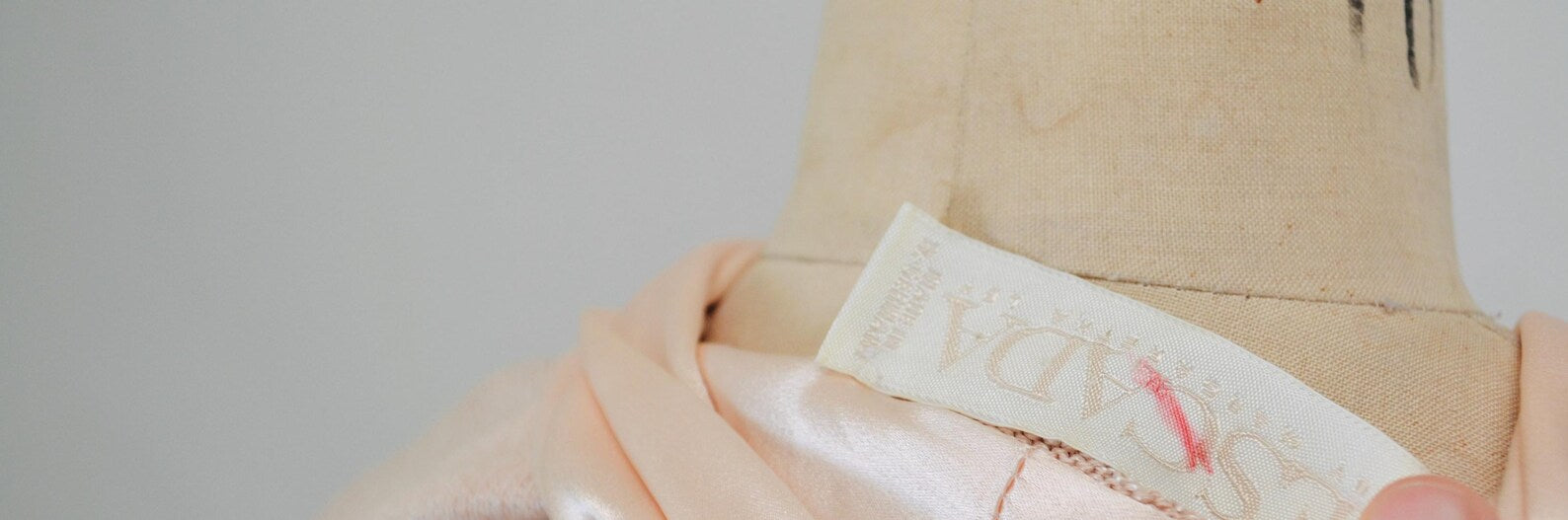 Vintage Pink Neutral Escada Sweater Sweater Small Medium Cotton Silk Pink Sweater Pull Over with Plunging neckline Summer Sweater
