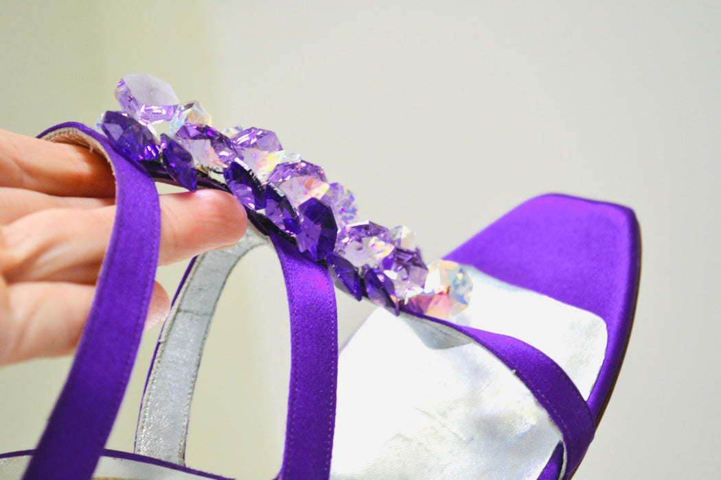 00s Purple Crystal Satin High Heel Sandals Shoes 39 9 Purple Silk Satin Evening High Heels Purple high Heel Jeweled Sandals 8 1/2 Magrit