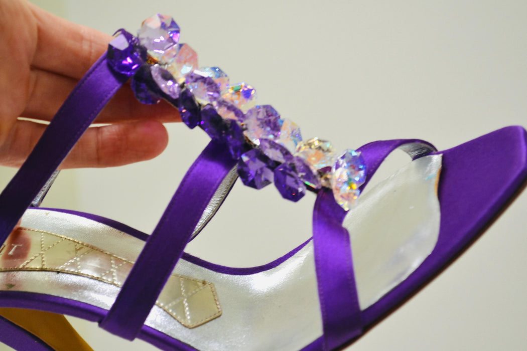 00s Purple Crystal Satin High Heel Sandals Shoes 39 9 Purple Silk Satin Evening High Heels Purple high Heel Jeweled Sandals 8 1/2 Magrit