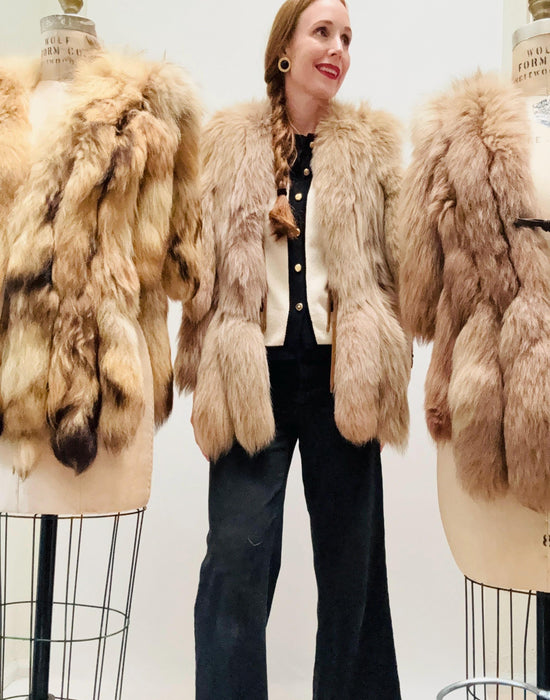 70s Vintage Fox  Coyote Tail Fur Vest Brown Size Small Medium// Vintage Fox Fur Vest Brown Small Medium Fox tail Fringe Fur Vest Brown Fox