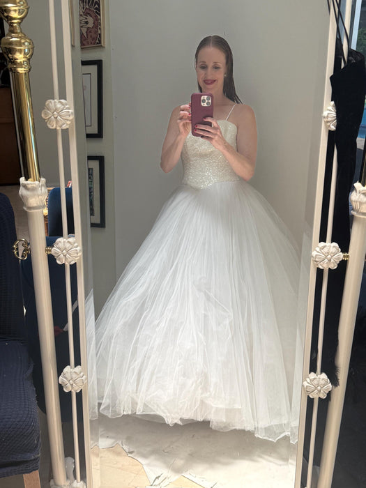 2000s y2k Vintage Wedding Dress White Strapless Ball Gown Dress Beaded Evening Wedding Dress Oleg Cassini XS 2 White Tulle Dress Princess